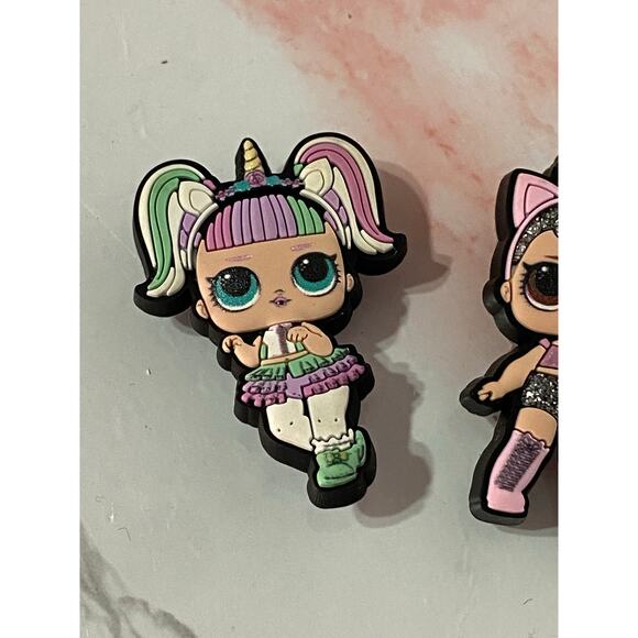 L.O.L. SURPRISE Set Of 4 JIBBITZ Girls Trendy CROCS LOL Fun Footwear Charms CUTE - Picture 5 of 6